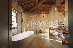 Modern villa with spectacular views of San Gimignano