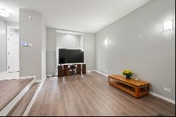 beautifully renovated townhome