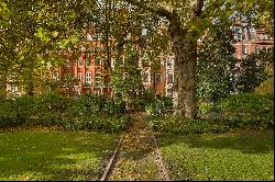 A magnificent two bedroom apartment in Cadogan Square