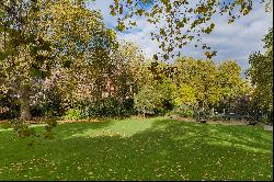 A magnificent two bedroom apartment in Cadogan Square