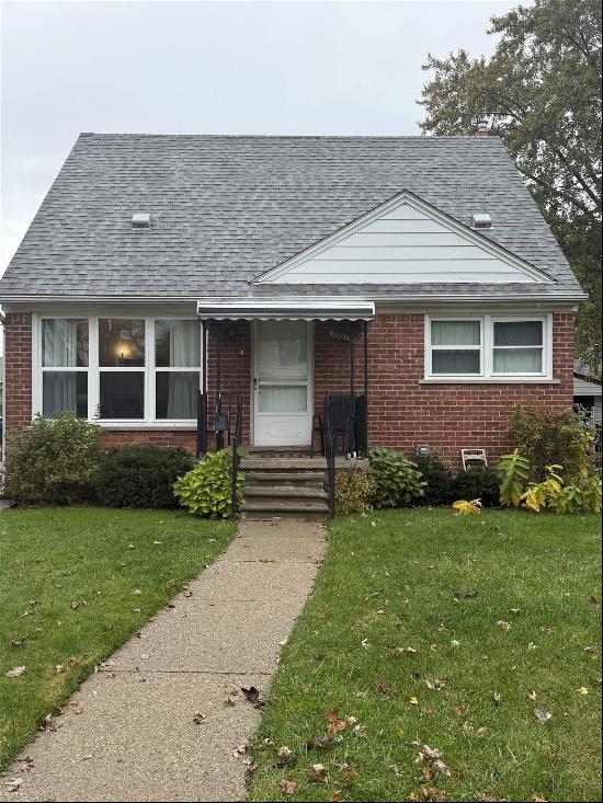 27833 Grant Street, Saint Clair Shores MI 48081