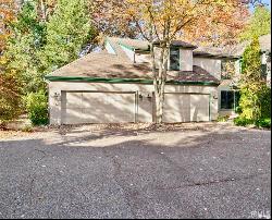 1438 Bridge Water Way, Mishawaka IN 46545