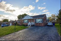 1146 Glendale Road, York PA 17403