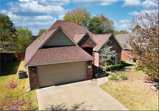 3804 SW Staverton Drive, Bentonville AR 72713