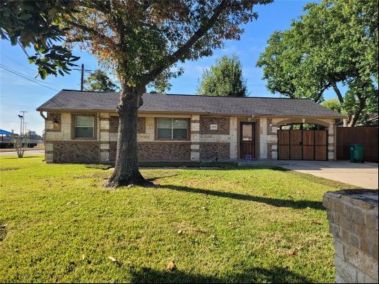 3710 Cedarcrest Drive, Pasadena TX 77503