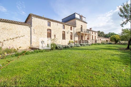 Spectacular chateau with pool and 163 acres of diverse land, one hour to Bordeaux