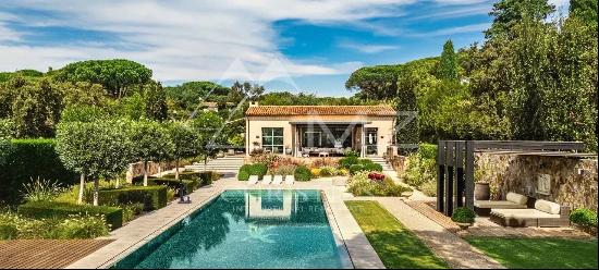 Sole agent - Saint Tropez - Superb villa near the sea