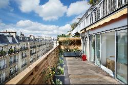 Paris 16th District – A beautifully renovated apartment.