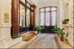 Paris 16th District - An exceptional apartment commanding magnificent views