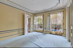 Paris 6th District - A bright 3-bed apartment