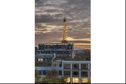 Paris 7th District – A superb 4-bed apartment with a balcony