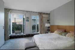 Paris 7th District – A superb 4-bed apartment with a balcony