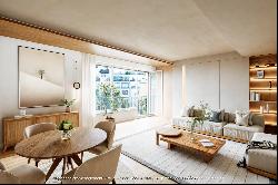 Paris 16th District – A renovated 2-bed apartment with a balcony