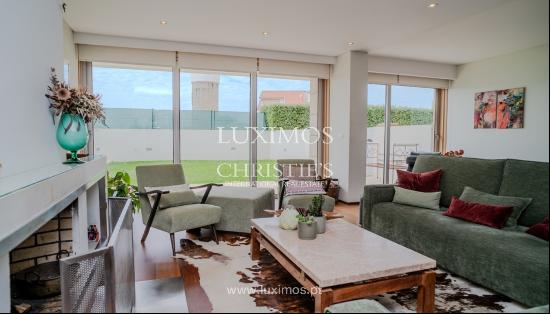 Four bedroom villa with sea views for sale in Arcozelo, Portugal