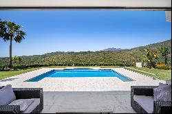 Luxury villa offering the best panoramic mountain and sea views in a very private and qui