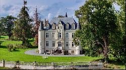 Neoclassical Château with 14 hectares of Park