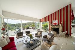 Spectacular Architectural Estate walking distance to Valbonne