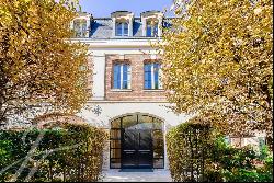 Exceptional private mansion just a stone's throw from Les Invalides and the Rodin Museum