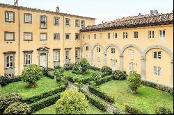 Elegant loft in historic building in Lucca