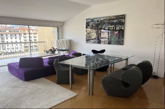 Charming design flat with a view in Oltrarno.