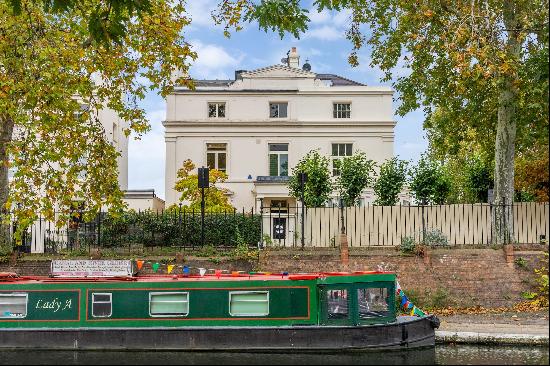 Grade II-listed five-bedroom stucco house