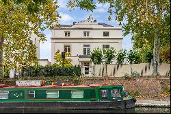 Grade II-listed five-bedroom stucco house