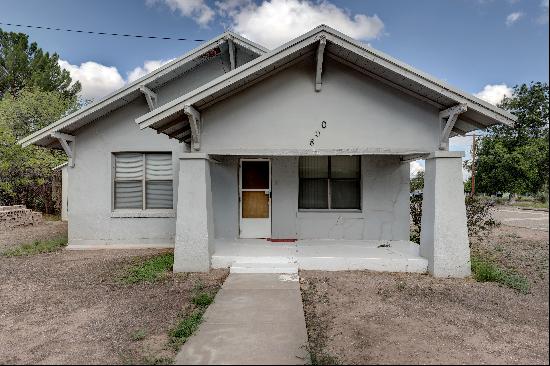 800 North Summer Street, Marfa, TX 79843