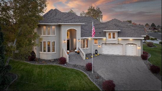 Golf Course Executive Home with Stunning Views