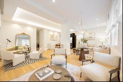 Property for sale in the Recoletos neighborhood, Madrid.