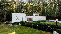 Iconic Modern Home In Buckhead