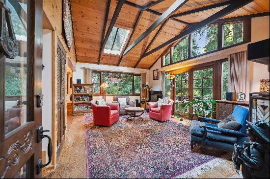 Charming Craftsman Retreat Near Downtown Mill Valley