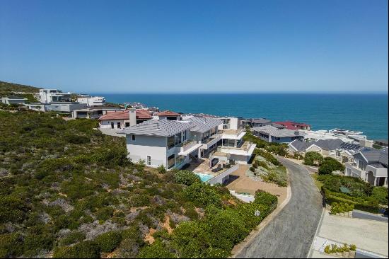 Luxurious Coastal Living at Pinnacle Point Golf Estate