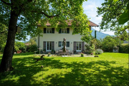 Historic villa with dream property in an idyllic location