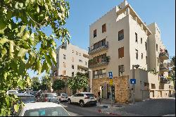 Newly Renovated Penthouse in a Prime Location in North Jaffa