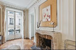 Prestigious family apartment - Paris 1er