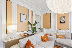 Prestigious family apartment - Paris 1er