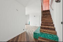 Renovated duplex on the 5th floor with elevator