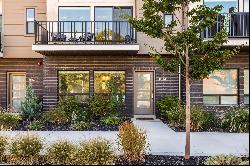 Contemporary Cottonwood Townhome Offering Convenience & Views