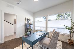 Contemporary Cottonwood Townhome Offering Convenience & Views