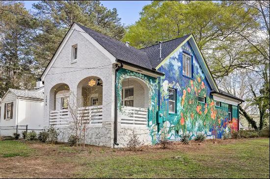 Restored Bungalow In Historic Atlanta Neighborhood!