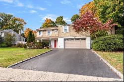 4 Spruce Lane, Syosset NY 11791