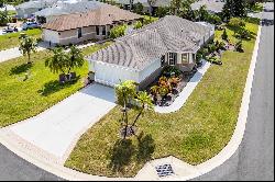 4900 Canoe Court, Tavares FL 32778