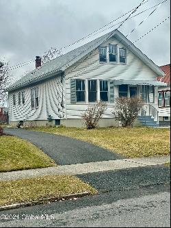 52 Holmes Court, Albany NY 12209