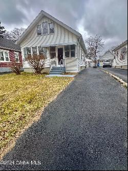 52 Holmes Court, Albany NY 12209