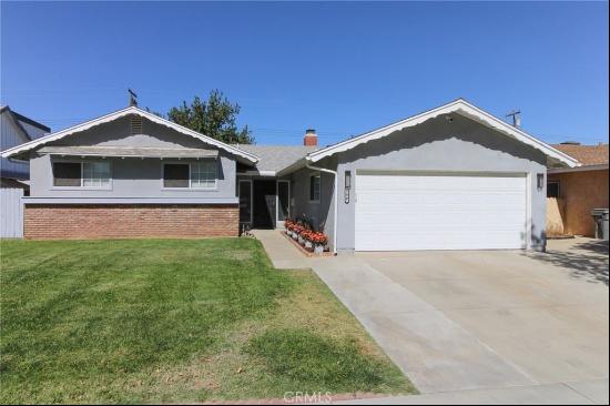 549 W Avenue J10, Lancaster CA 93534