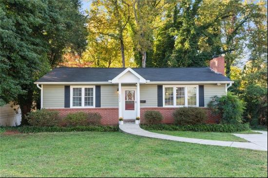 202 Carolina Circle, Winston-Salem NC 27104