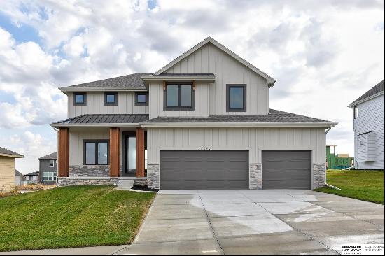 12613 S 79th Street, Papillion NE 68046