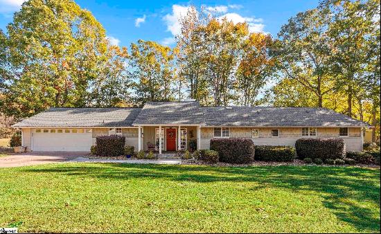 202 Pebble Creek Drive, Taylors SC 29687