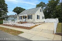 19 10th Street, Hazlet NJ 07734