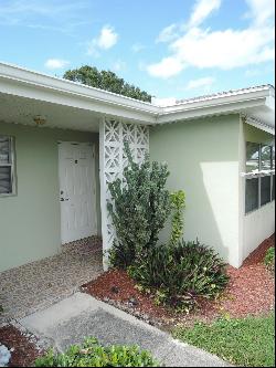 115 Lakes End Drive #D, Fort Pierce FL 34982